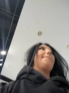 Tisha_Busty live sex cam