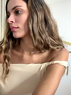 cuteluci_ live sex cam