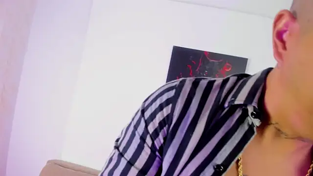 MaximoHall86 live sex cam