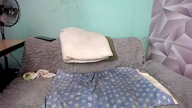 krityn_12 live sex cam