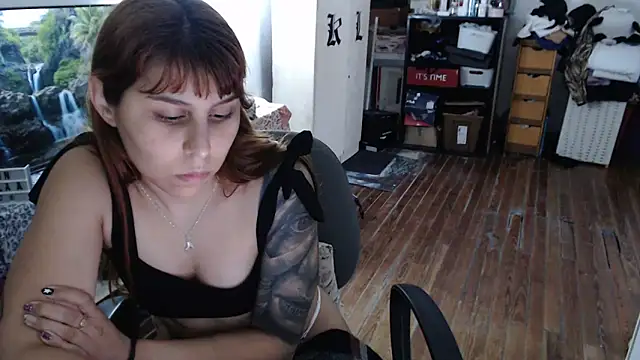 bunnylolaa4 live sex cam