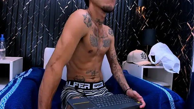 tattoos22 live sex cam