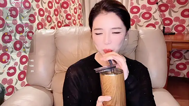 Agelin- live sex cam