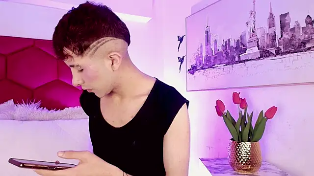 Noah_Xitruxx live sex cam