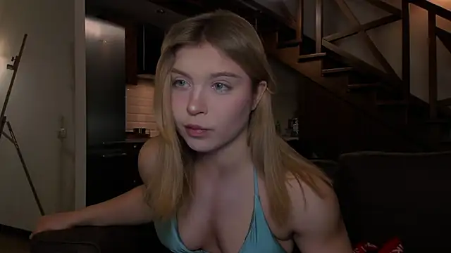 VanillaLivitski live sex cam