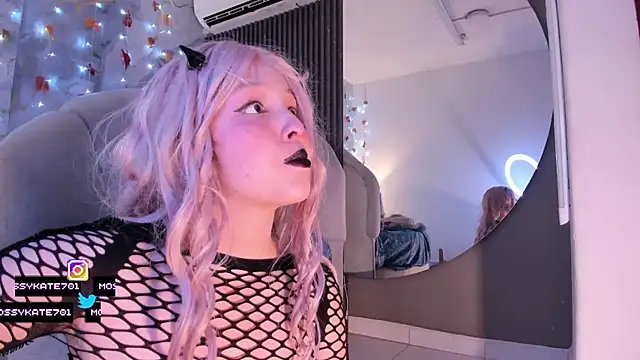 Katemoss70 live sex cam