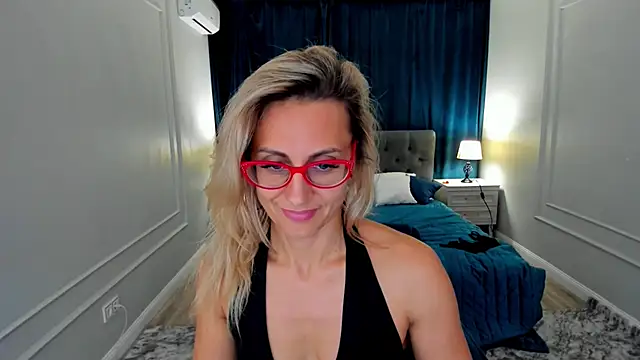 MuseOfStage live sex cam