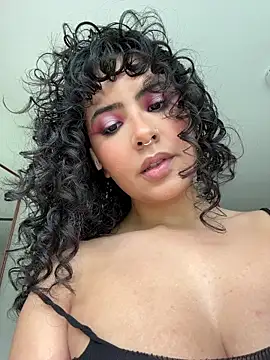 SugarTroubl33 live sex cam