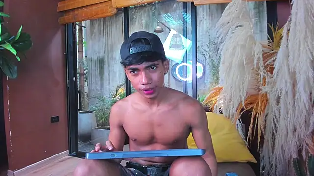 AlanCutee live sex cam