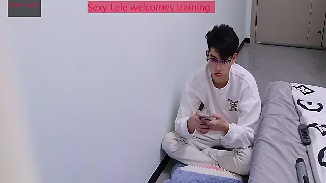 sexyboy-lele live sex cam