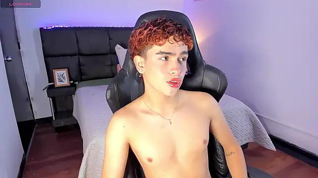 Aiiden_15 live sex cam