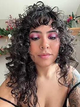 SugarTroubl33 live sex cam