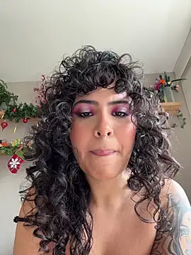 SugarTroubl33 live sex cam