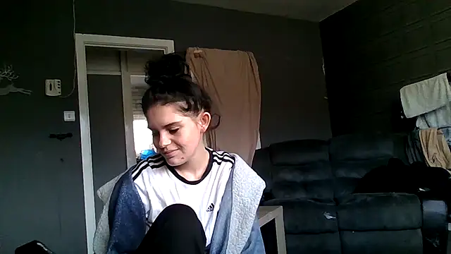 Camwithchlox live sex cam