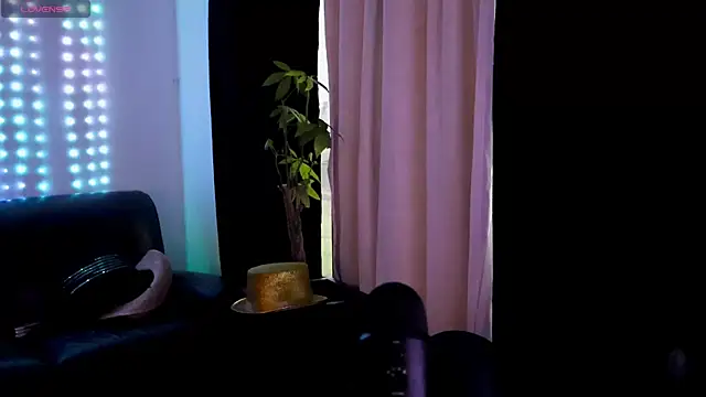 DamienSliick live sex cam