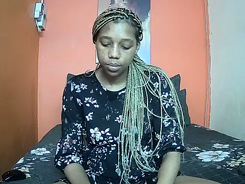 Sweet_nicole98 live sex cam