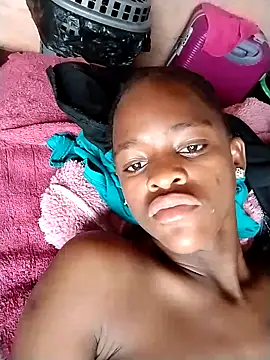 Blondecurv24 live sex cam