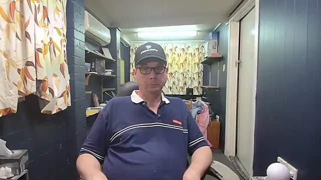 tilobinder live sex cam