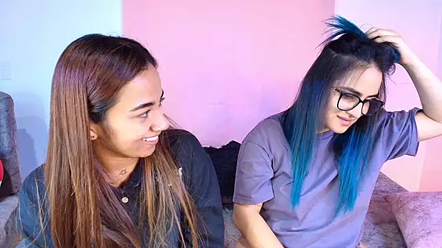 Jules_n_Gia live sex cam