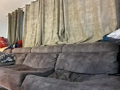 Alexis21821 live sex cam