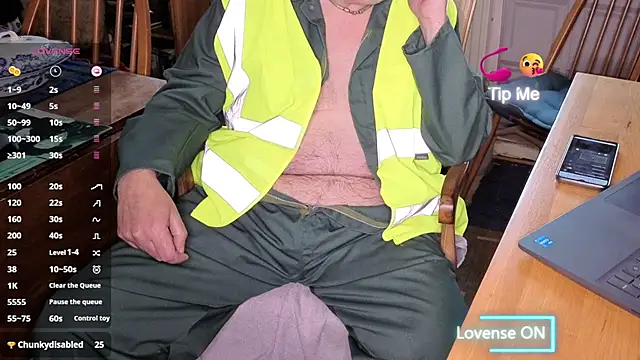 Adamdaddybear live sex cam