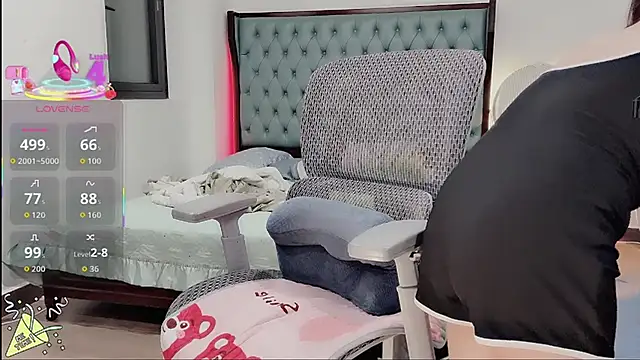 Caryln-Bun live sex cam