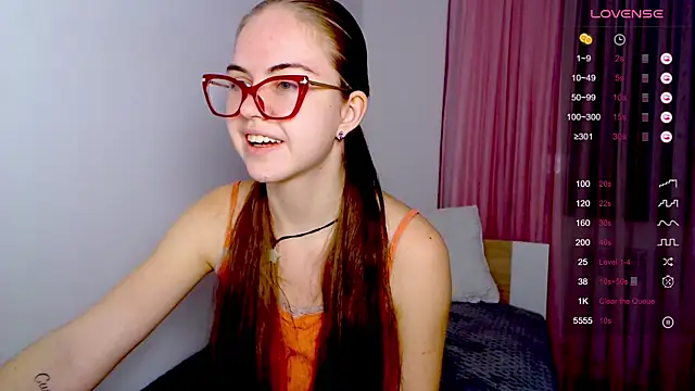 Sarah_HS live sex cam