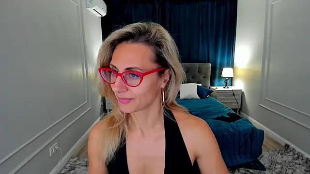 MuseOfStage live sex cam