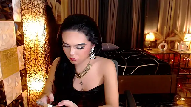 XJuicyCockTransX live sex cam