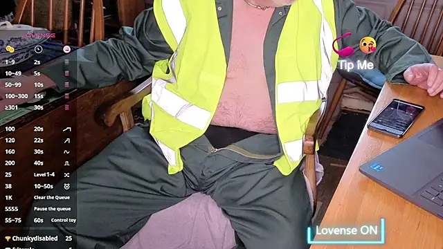 Adamdaddybear live sex cam