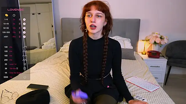 LeelooYolo live sex cam