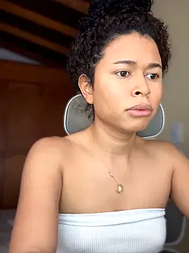 GabriSaenz live sex cam