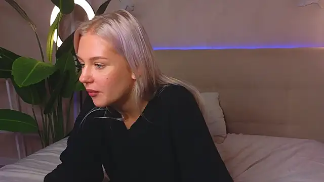 AnnieSwanson live sex cam