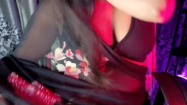 SexyAndHottie live sex cam