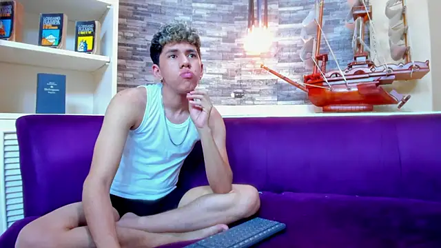 PoisonGuys live sex cam