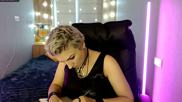 Sweet-n-Strong live sex cam