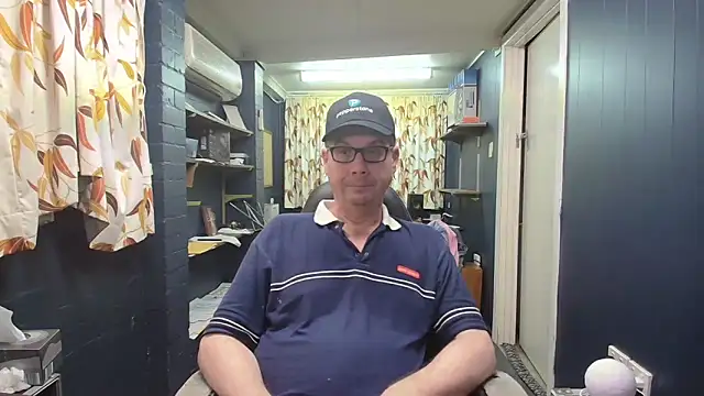 tilobinder live sex cam