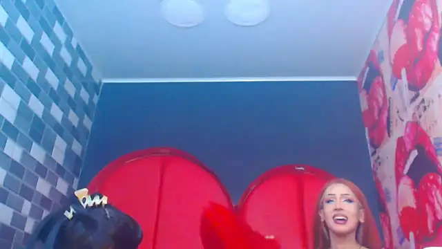 julessxcharlotte live sex cam