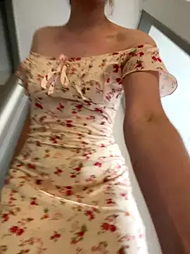 NicoleCut live sex cam