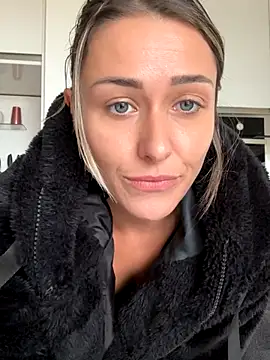 petrouchkaaa_ live sex cam