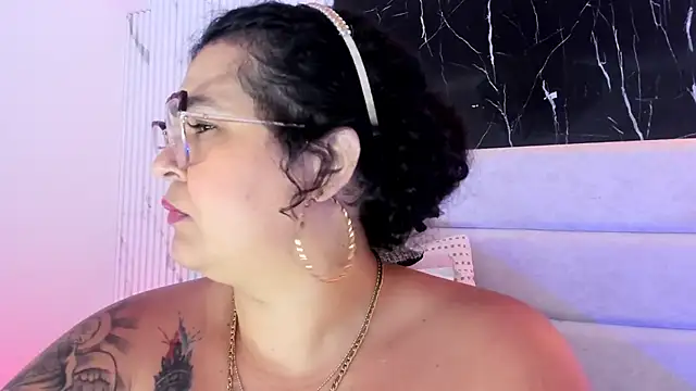 Reginavegaa live sex cam