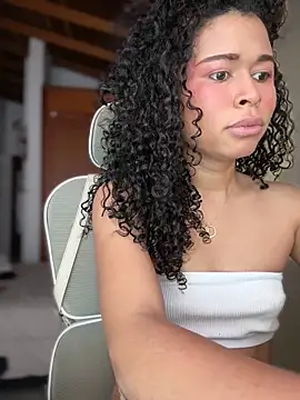 GabriSaenz live sex cam