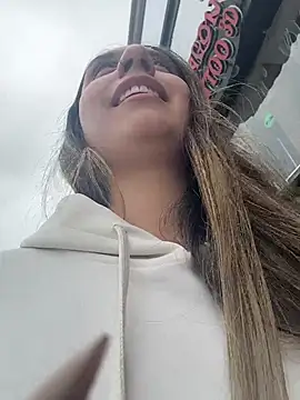 sarah_honey__ live sex cam