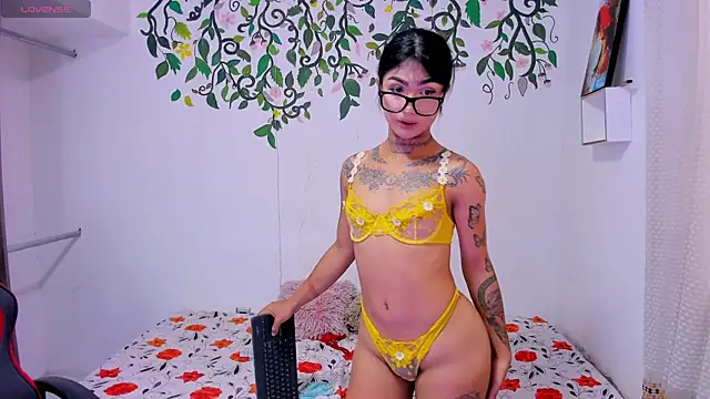 Ariadna-05 live sex cam