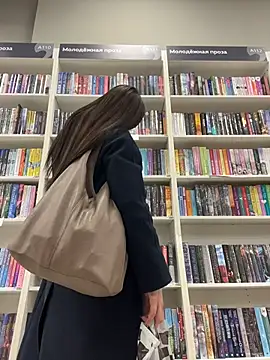 Holly_Play live sex cam