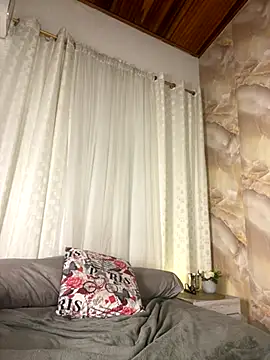 emilyrojas live sex cam