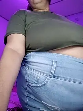 EllisW8 live sex cam