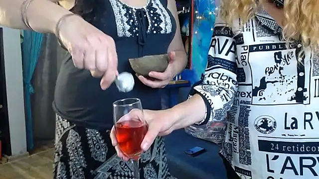 Helen1974 live sex cam