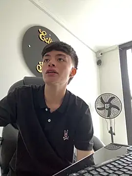 nico_18x live sex cam