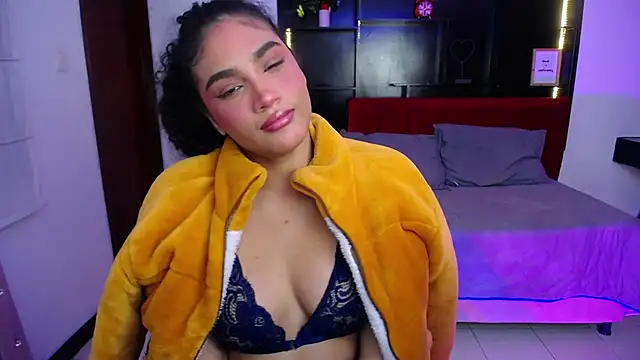 emiily_smith1 live sex cam